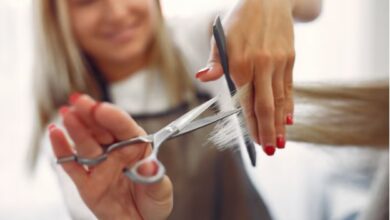 Wie ein Friseursalon Ihr Selbstbewusstsein durch den richtigen Haarschnitt stärkt
